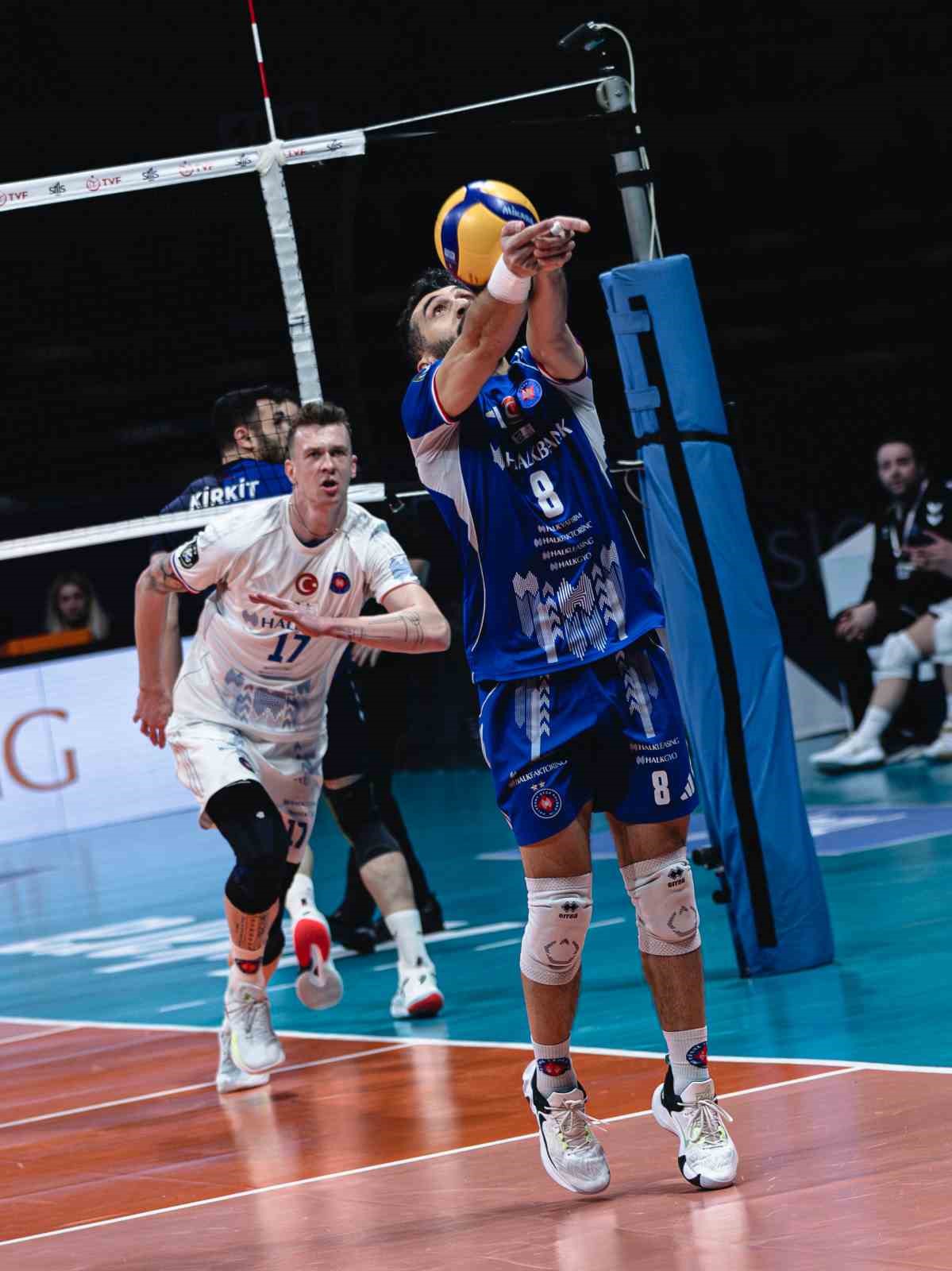 Efeler Ligi: Halkbank: 3 - Altekma: 0
