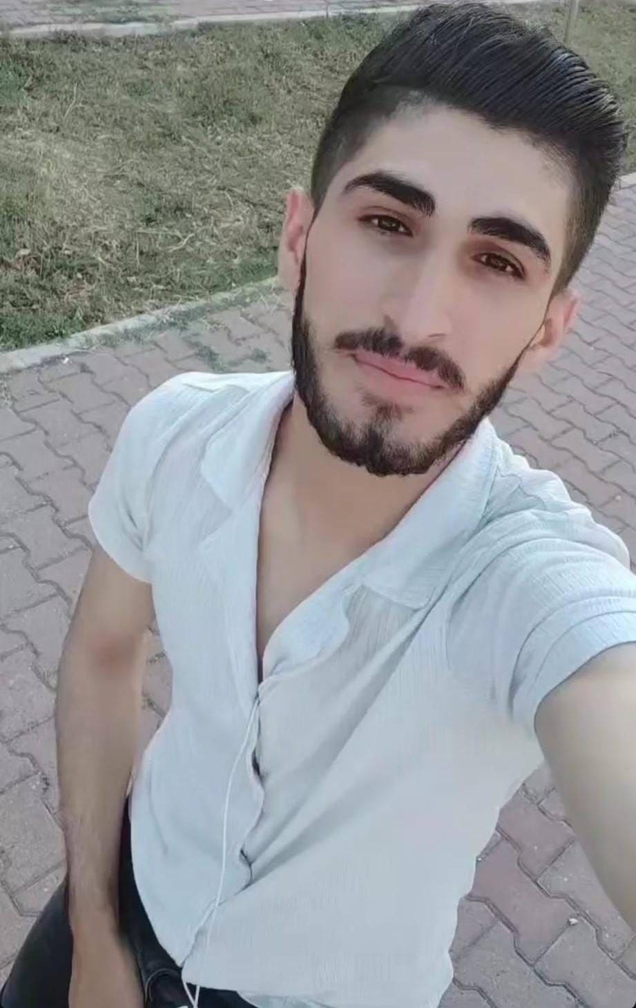 Mersin Valiliği: "Havaya ateş eden şahıs ve oğlu g&ouml;zaltına alınmış olup, soruşturma titizlikle s&uuml;rd&uuml;r&uuml;lmektedir"
