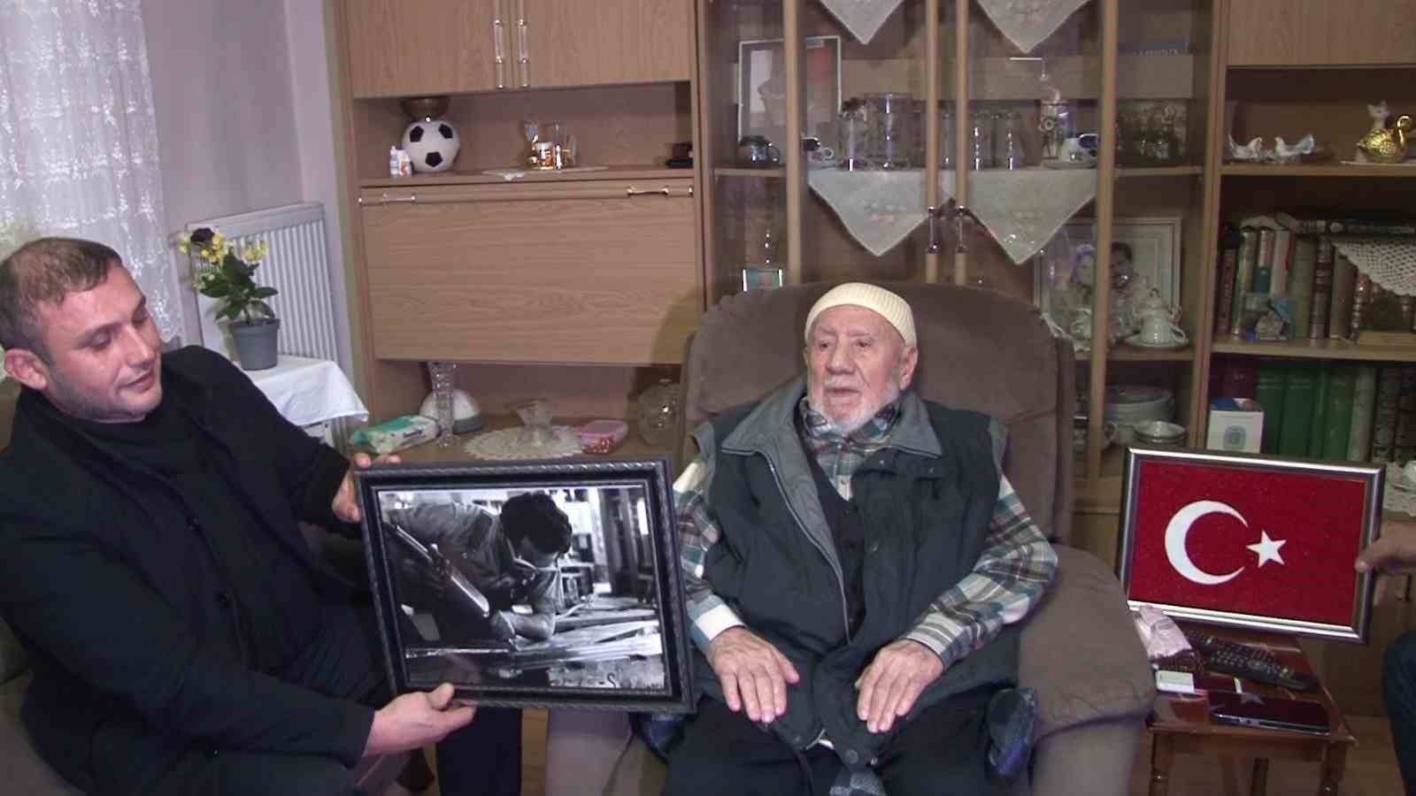 Beykoz&rsquo;da Vefa G&uuml;n&uuml;: &Uuml;lk&uuml;c&uuml; Şehit Atilla Kurtuluş&rsquo;un babası 100 yaşında
