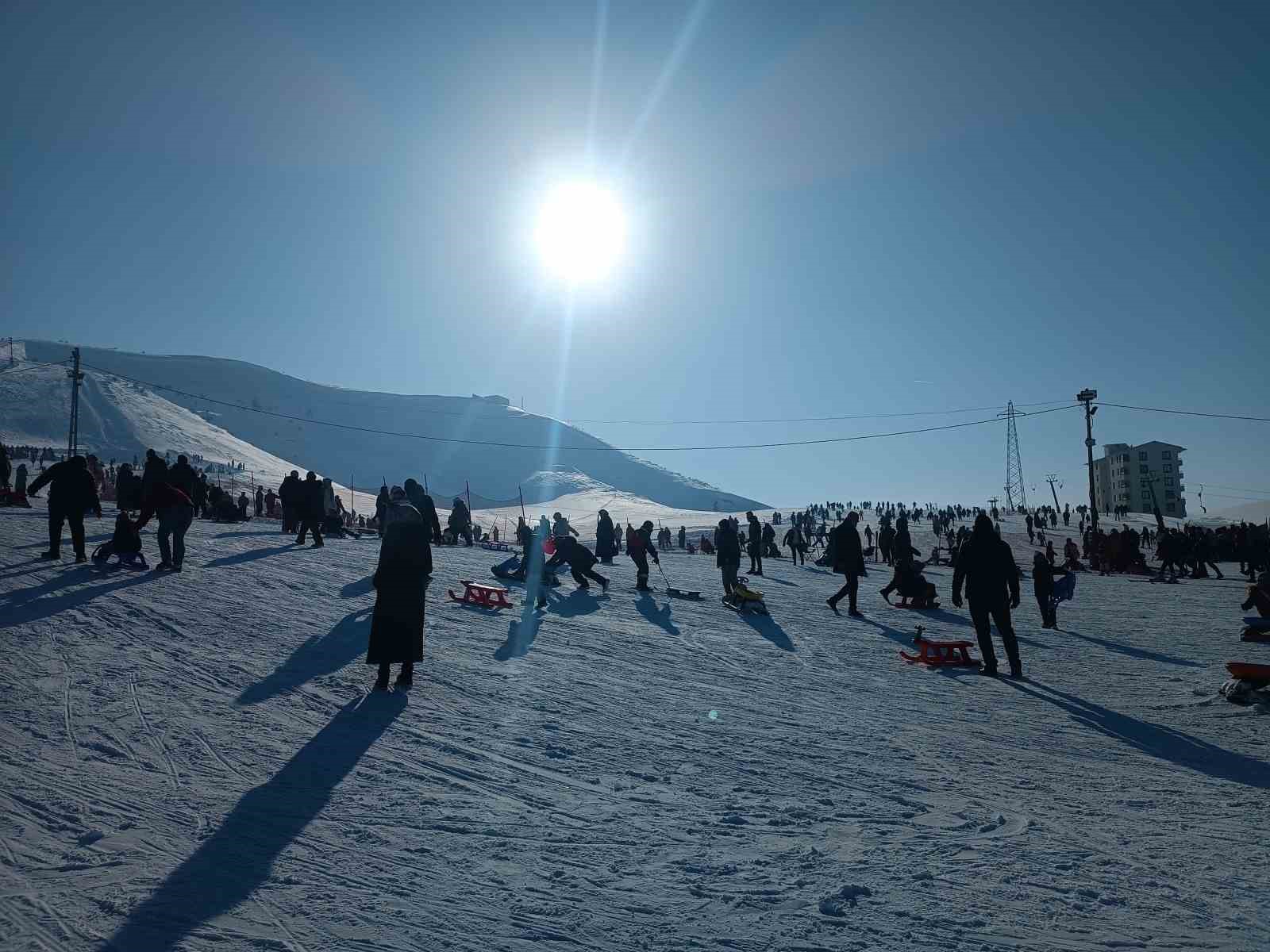 Bitlis&rsquo;te kayak merkezine yoğun ilgi

