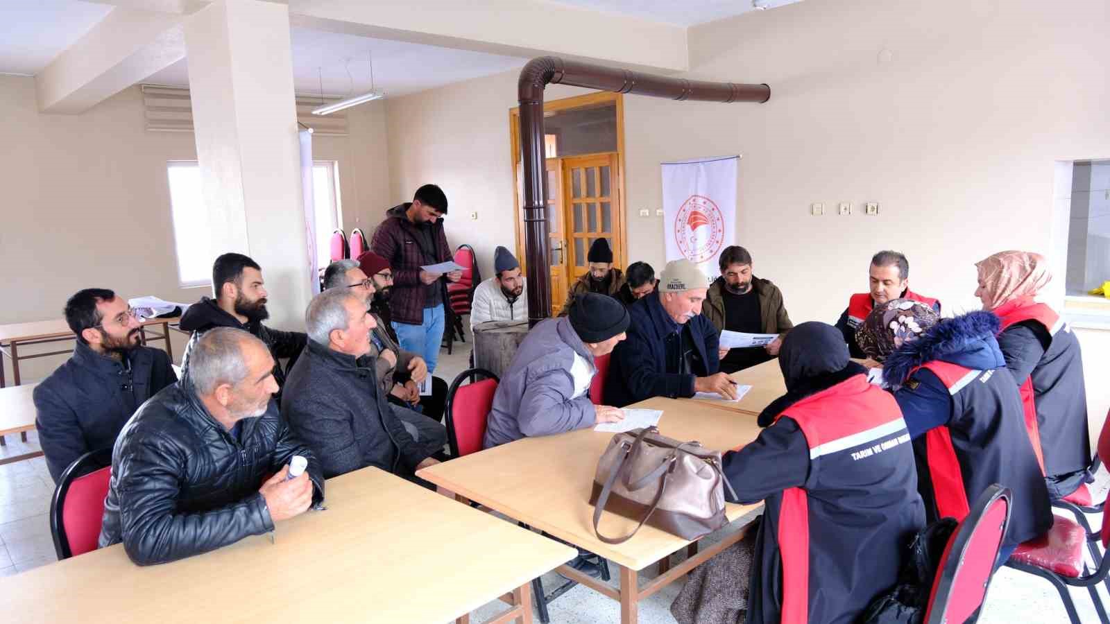 İl Tarım ve Orman Müdürlüğü köylerde çiftçilerle buluşuyor