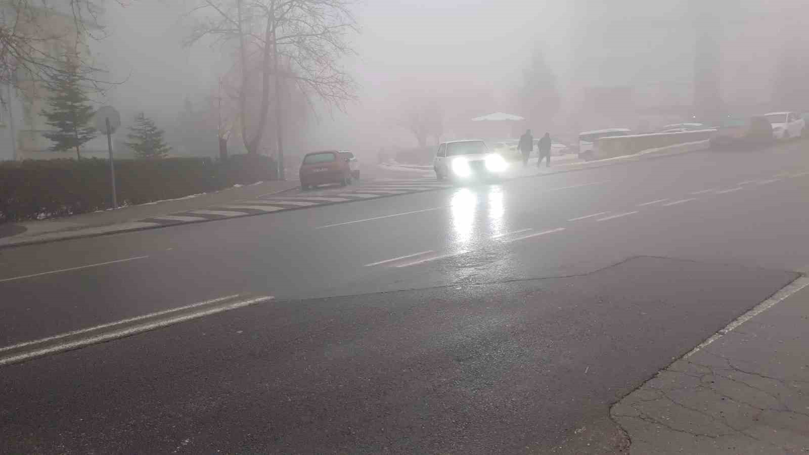 Kayseri&rsquo;de sis g&ouml;r&uuml;ş mesafesini d&uuml;ş&uuml;rd&uuml;
