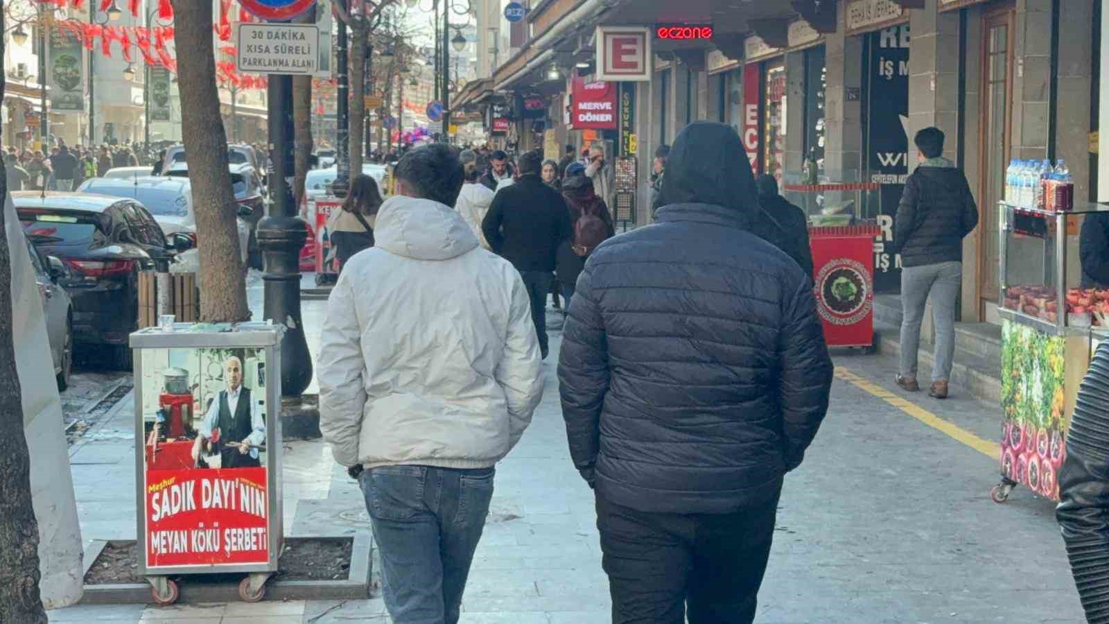 Soğuk havalar da turistleri durdurmadı: Diyarbakır misafirlerini ağırlamaya devam ediyor
