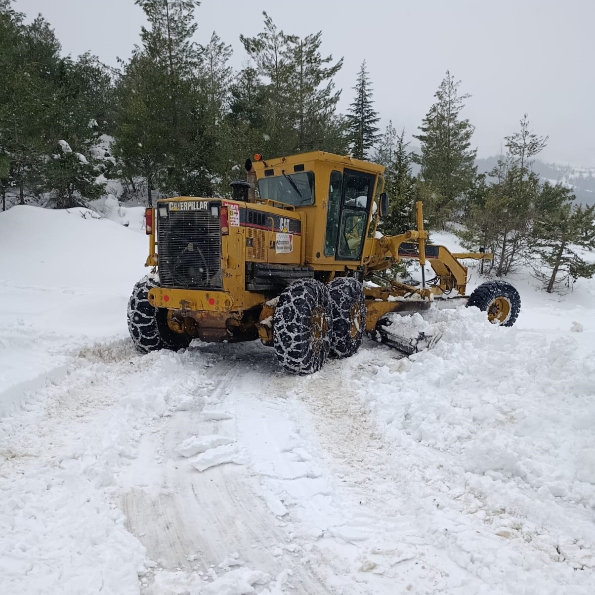 Kahramanmaraş&rsquo;ta karla m&uuml;cadele s&uuml;r&uuml;yor
