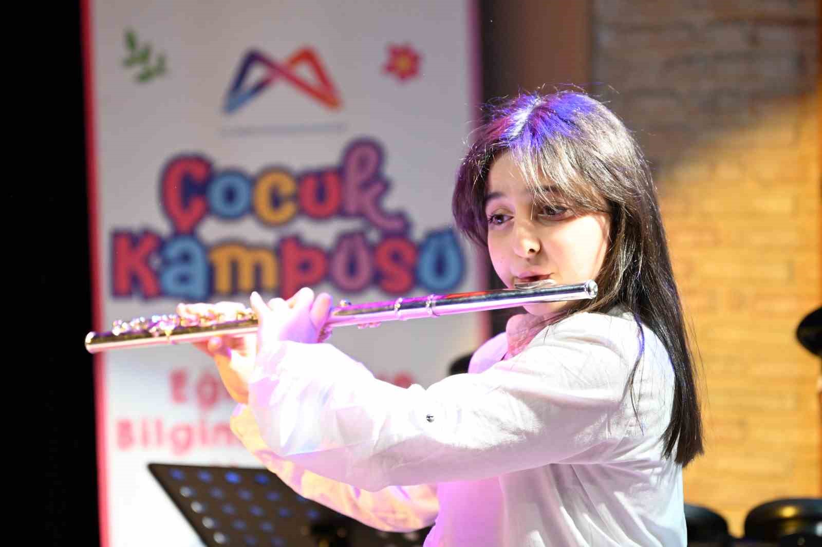 Mersin&rsquo;de &ccedil;ocuk kamp&uuml;s&uuml; &ouml;ğrencilerinden sanat ş&ouml;leni
