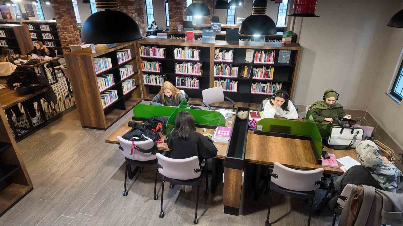 Başiskele&rsquo;de tarıyıl tatilinde &ouml;ğrencilerin adresi Kitaphane
