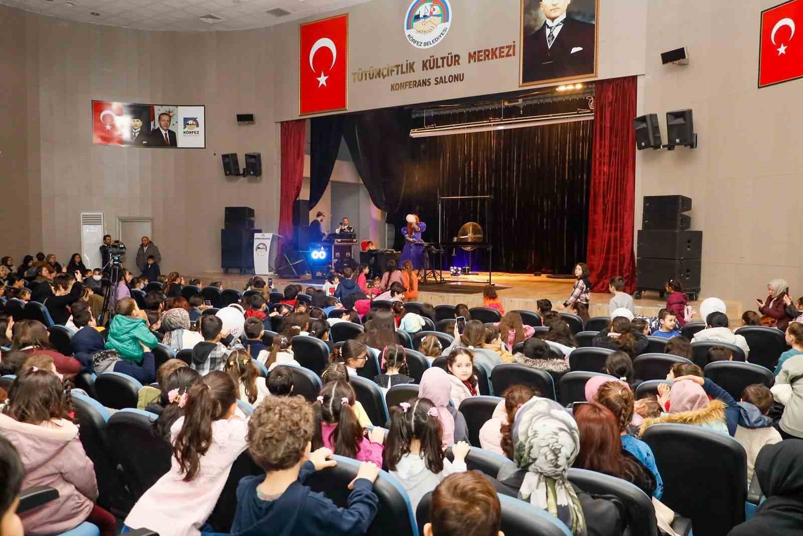 K&ouml;rfez&rsquo;de &ccedil;ocuklar Bubble Show ile eğlendi
