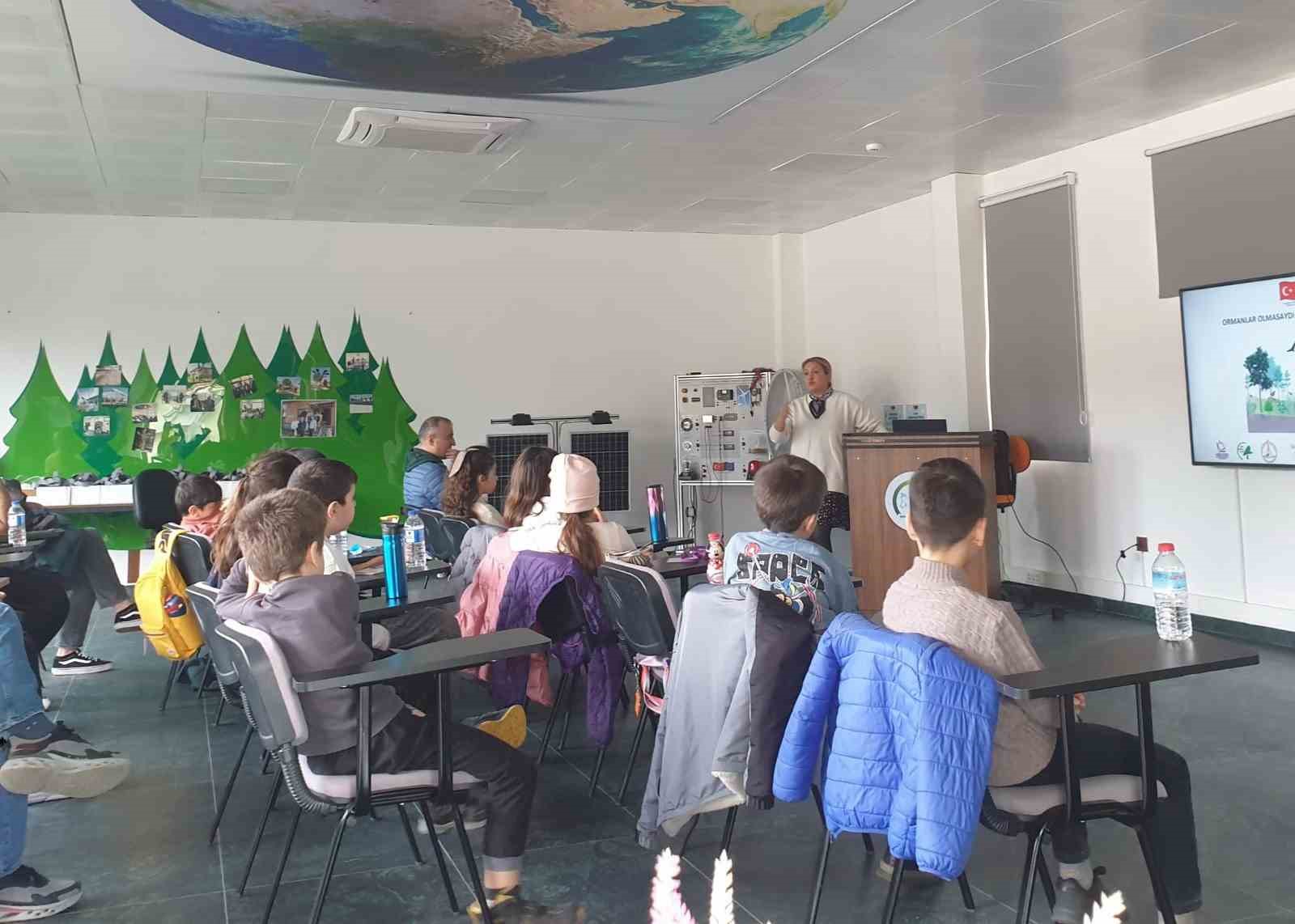 &Ouml;ğrenciler &rsquo;Sıfır Karbon Noktası&rsquo;nda geleceği deneyimledi
