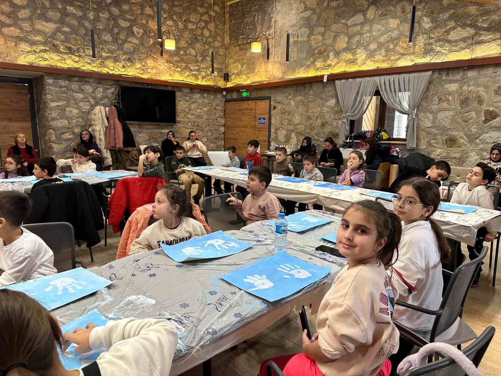 Osmangazi&rsquo;de &ccedil;ocuklar kış neşesiyle buluştu
