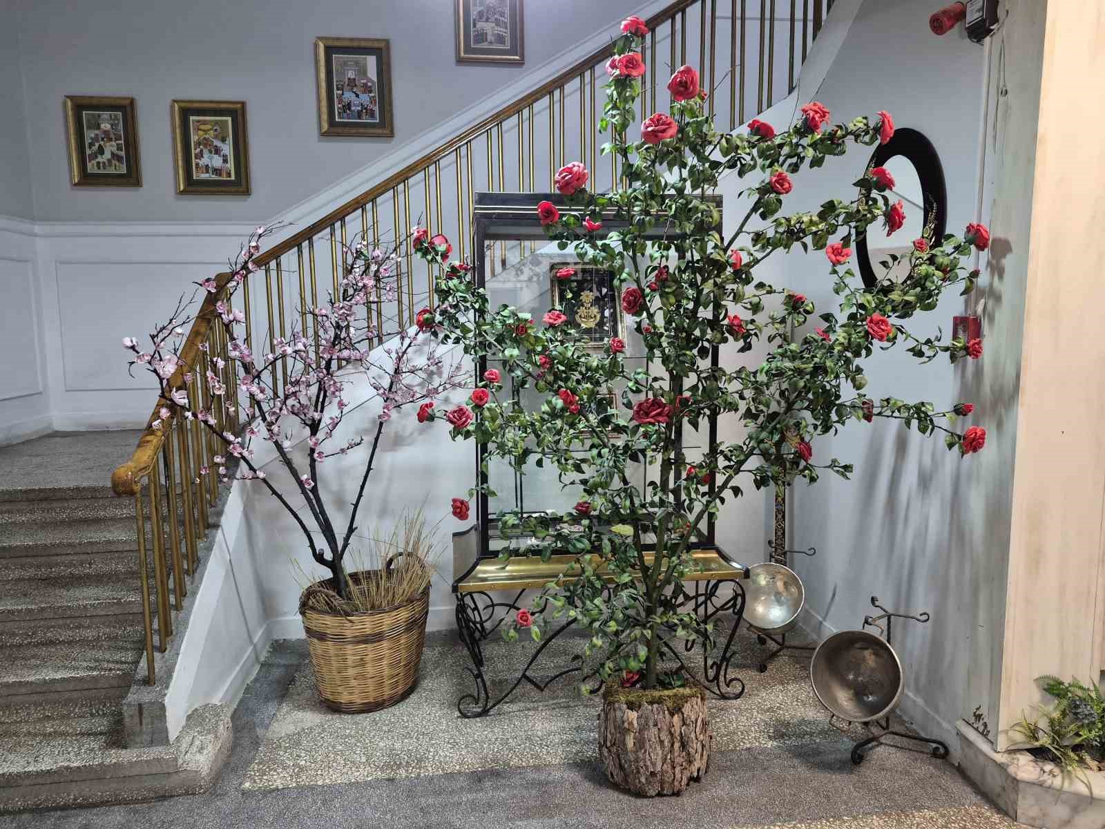 Eskişehir Olgunlaşma Enstit&uuml;s&uuml;nde atık şişeler g&uuml;l oldu
