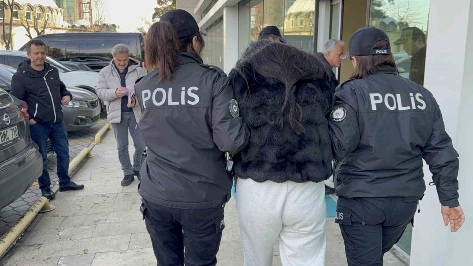Sosyal medyadan bek&ccedil;i ve polislere hakaret eden kadın tutuklandı
