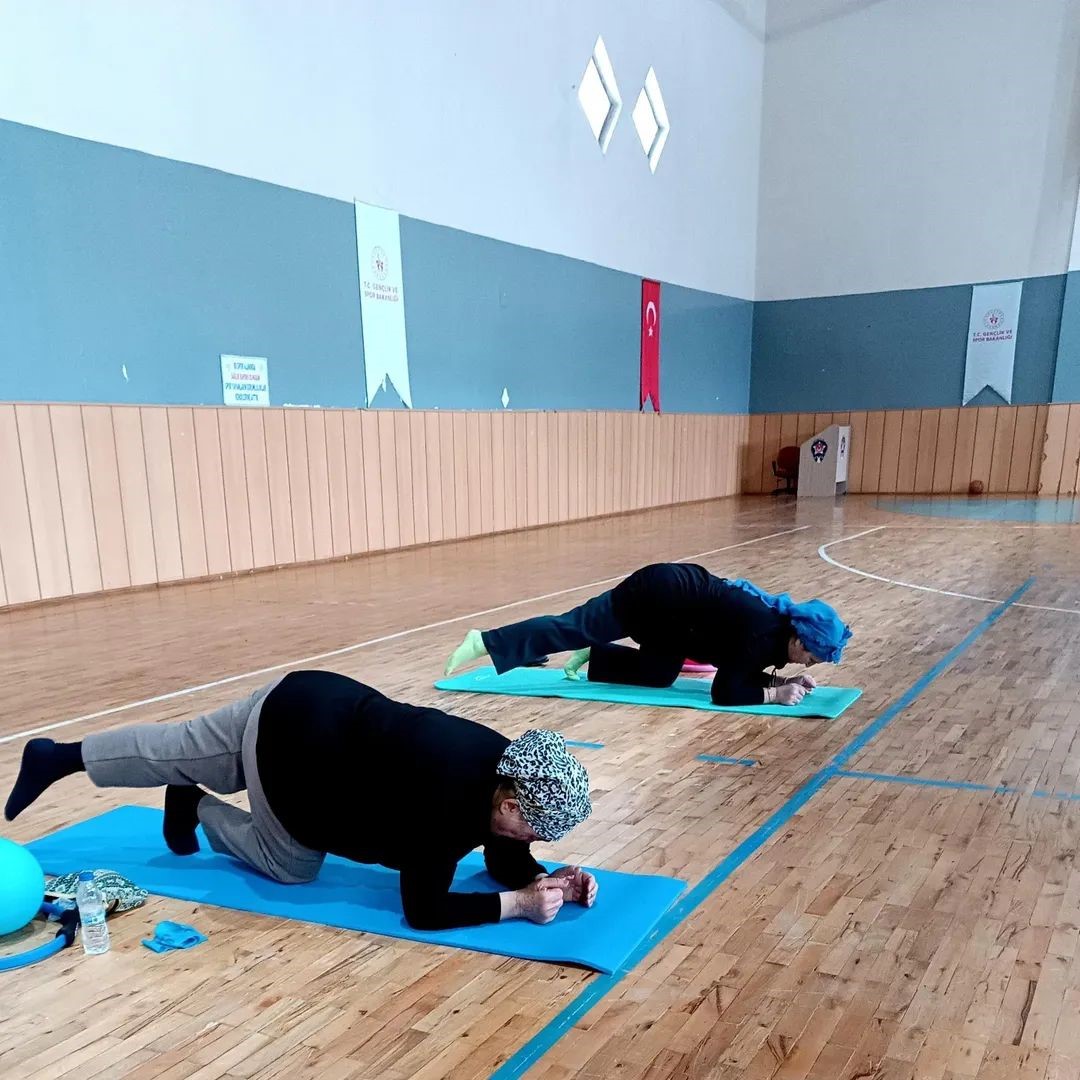 Kadınlar Kırşehir&rsquo;de sporla g&uuml;&ccedil;leniyor
