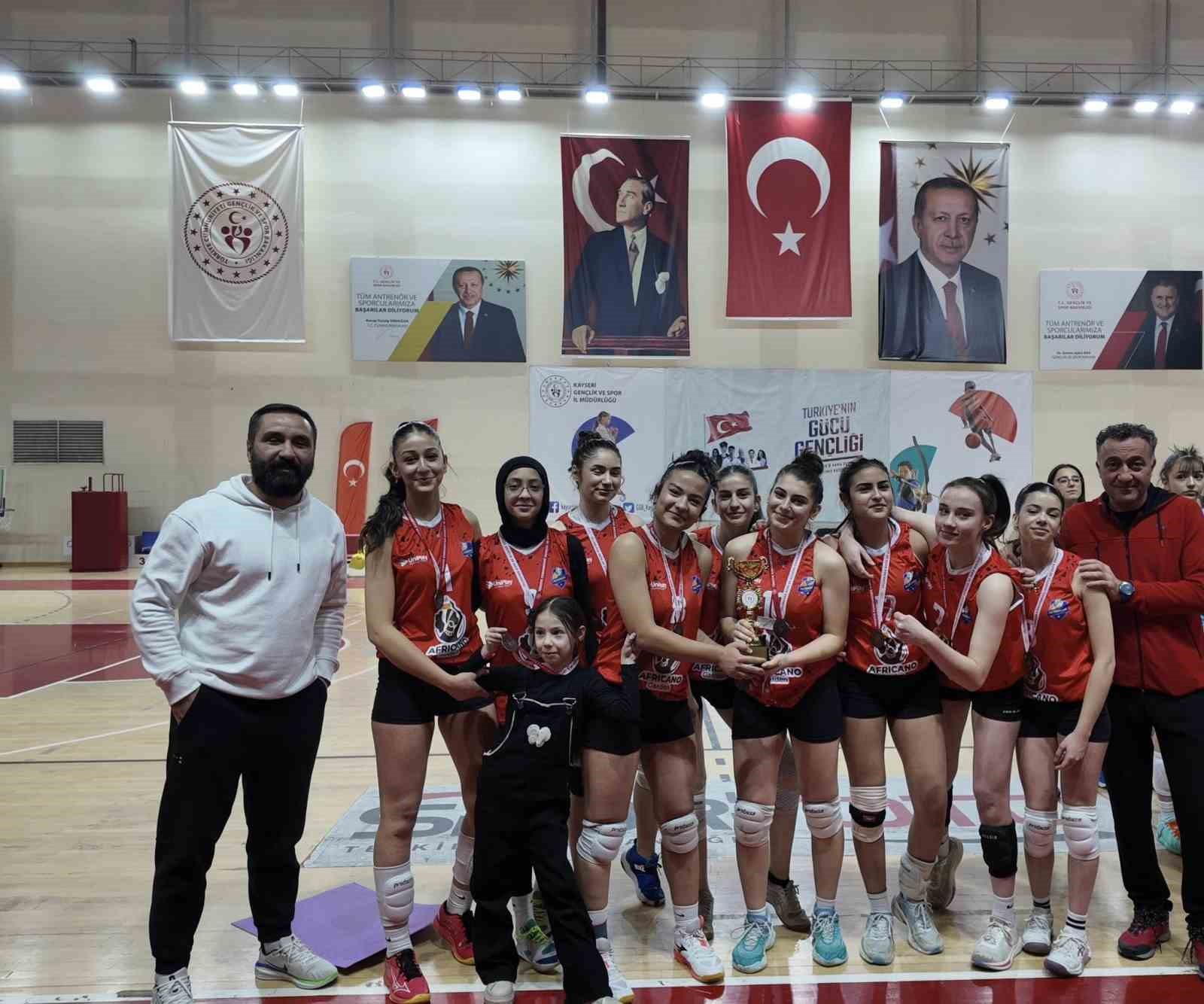 Kayseri Yıldız Kızlar Voleybol S&uuml;per Ligi tamamlandı
