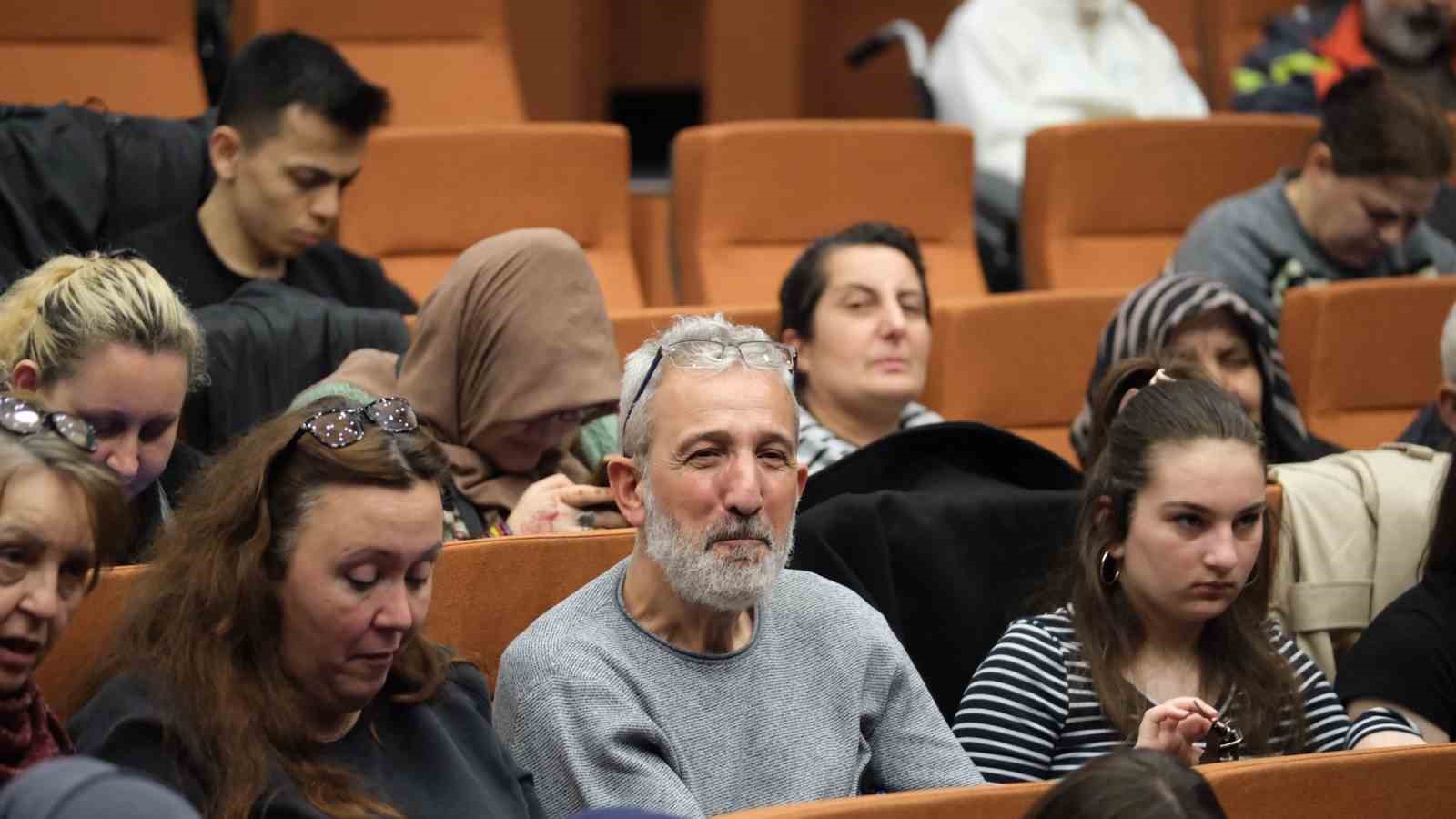Yıldırım&rsquo;da tiyatro g&ouml;sterisi
