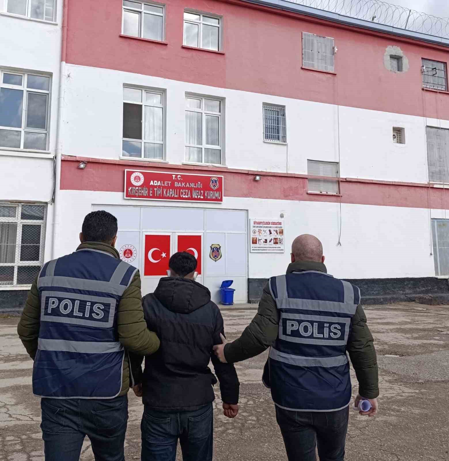 Kırşehir&rsquo;de 88 su&ccedil; kaydı bulunan firari yakalandı
