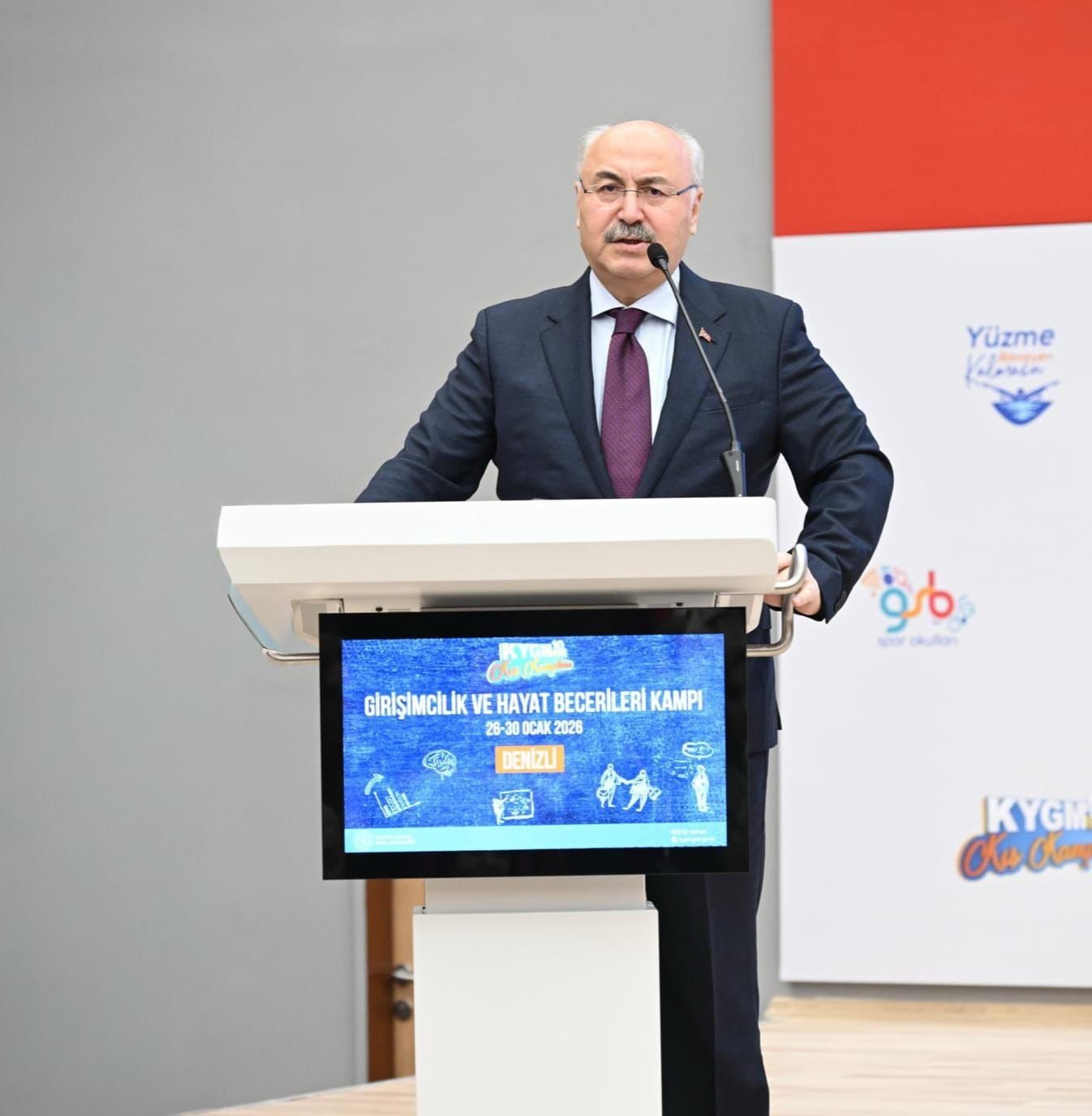 Vali Köşger; "Girişimcilik ve hayat becerileri güçlü nesillerin temelidir"