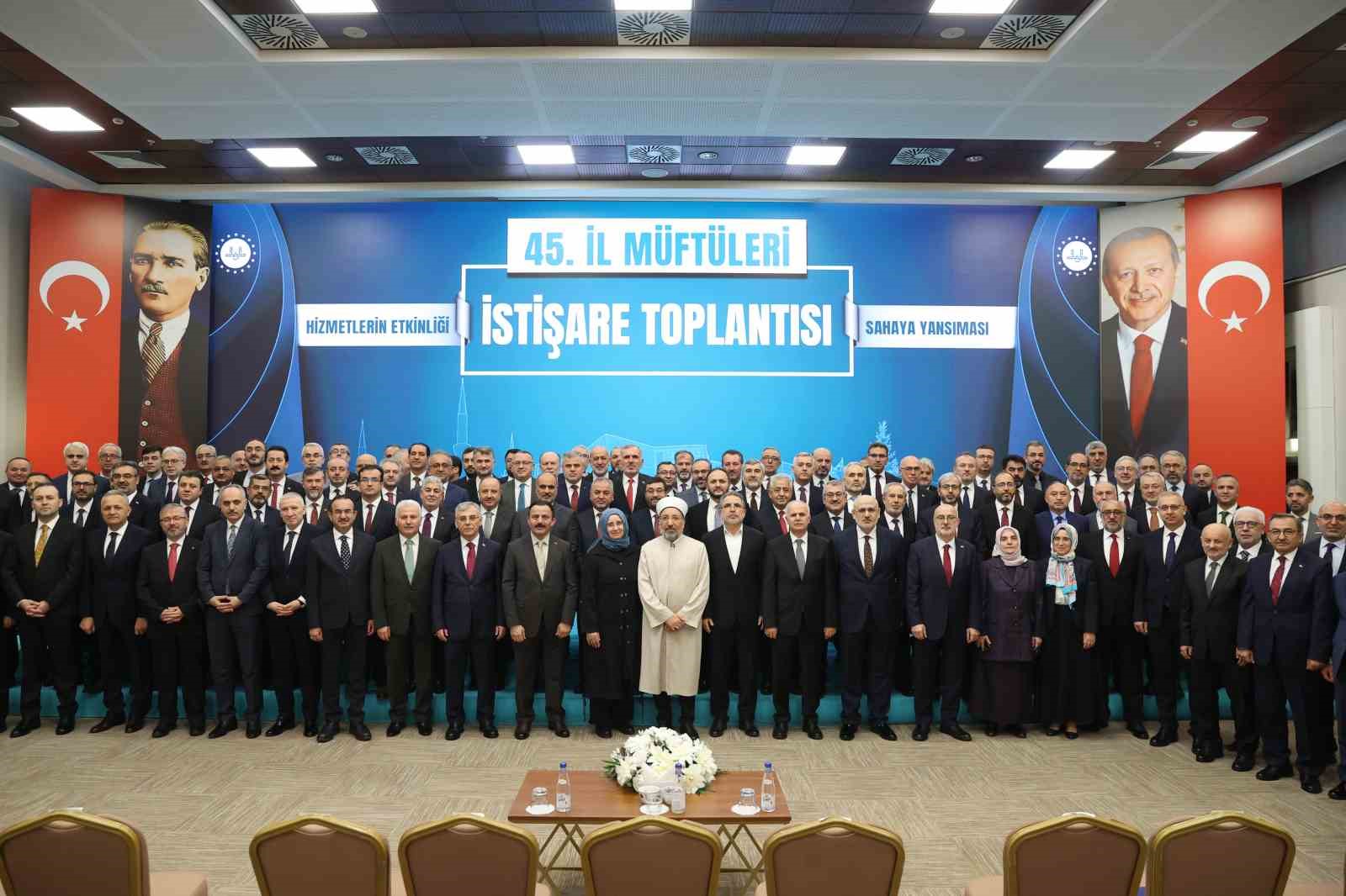 Diyanet İşleri Başkanı Arpaguş: "M&uuml;ft&uuml;, &ccedil;areler arayan kimsedir"
