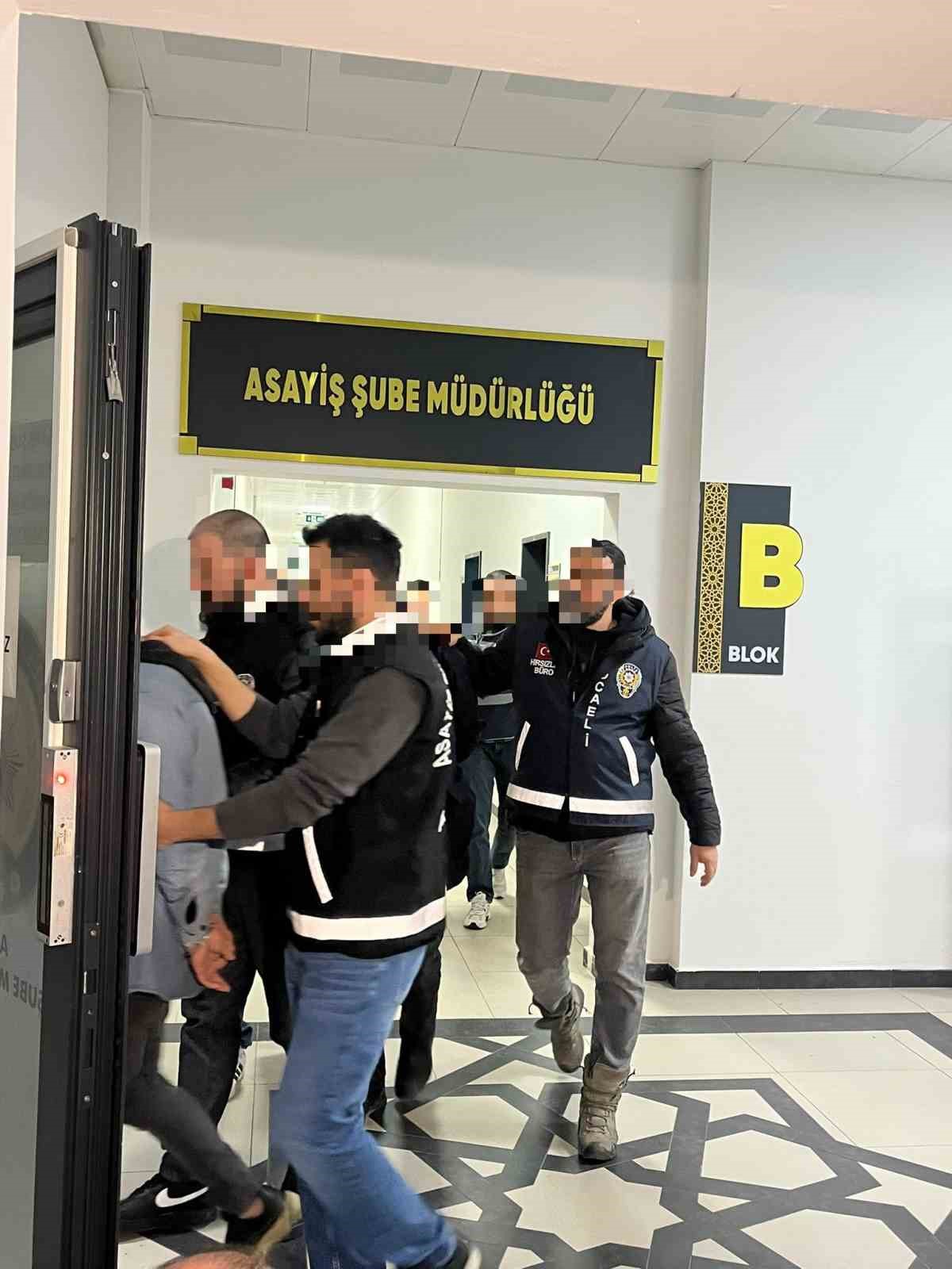 Doktor ve iş insanına silahlı saldırı planlayan ş&uuml;phelilere operasyon: 6 g&ouml;zaltı
