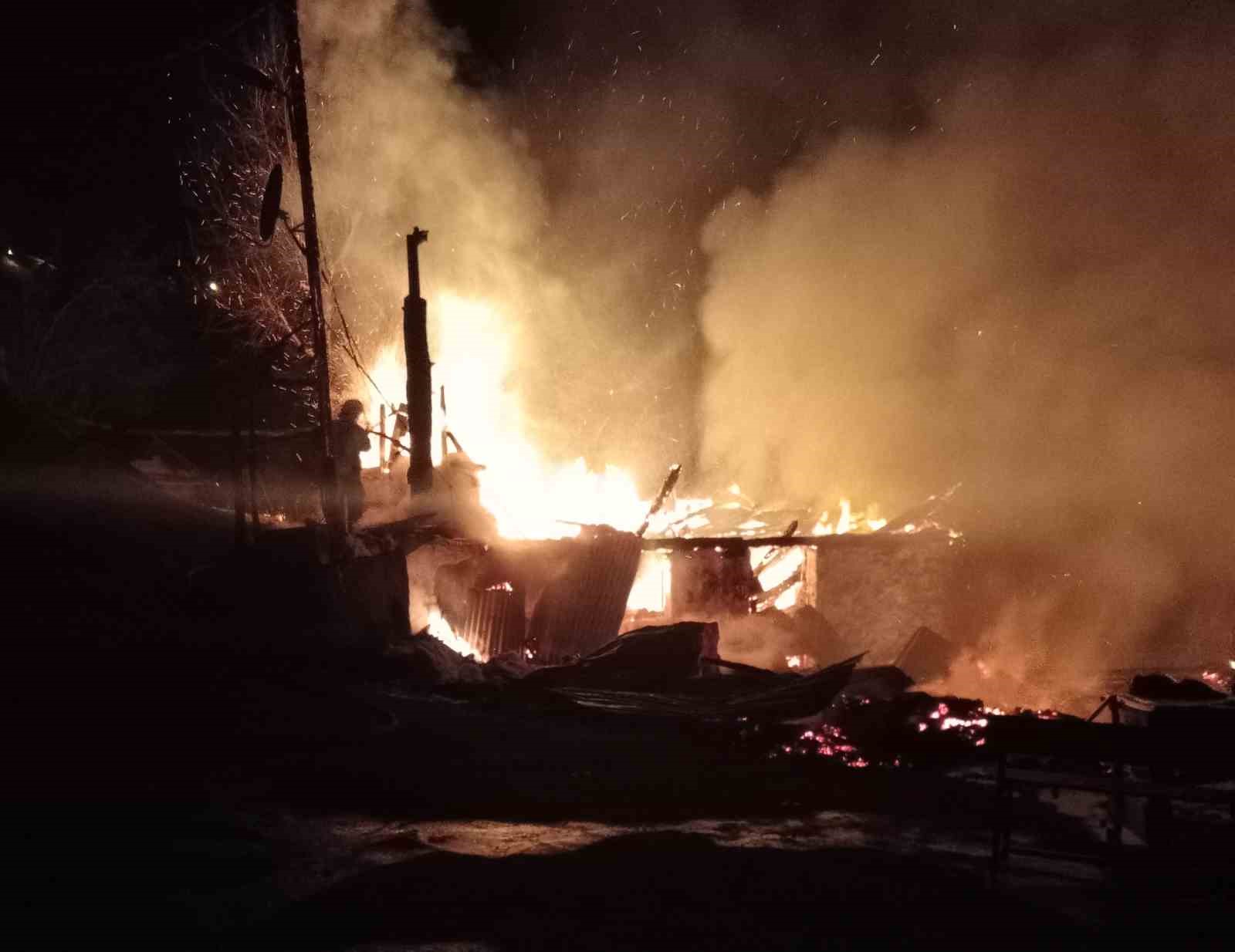 Ordu’da evini ateşe veren şahıs ağaçta asılı halde bulundu