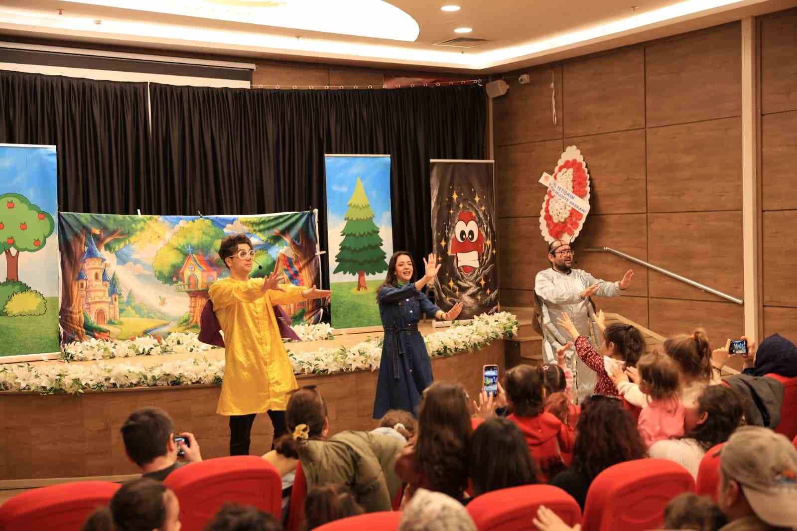 Efeler Belediyesi, çocukları tiyatroyla buluşturdu