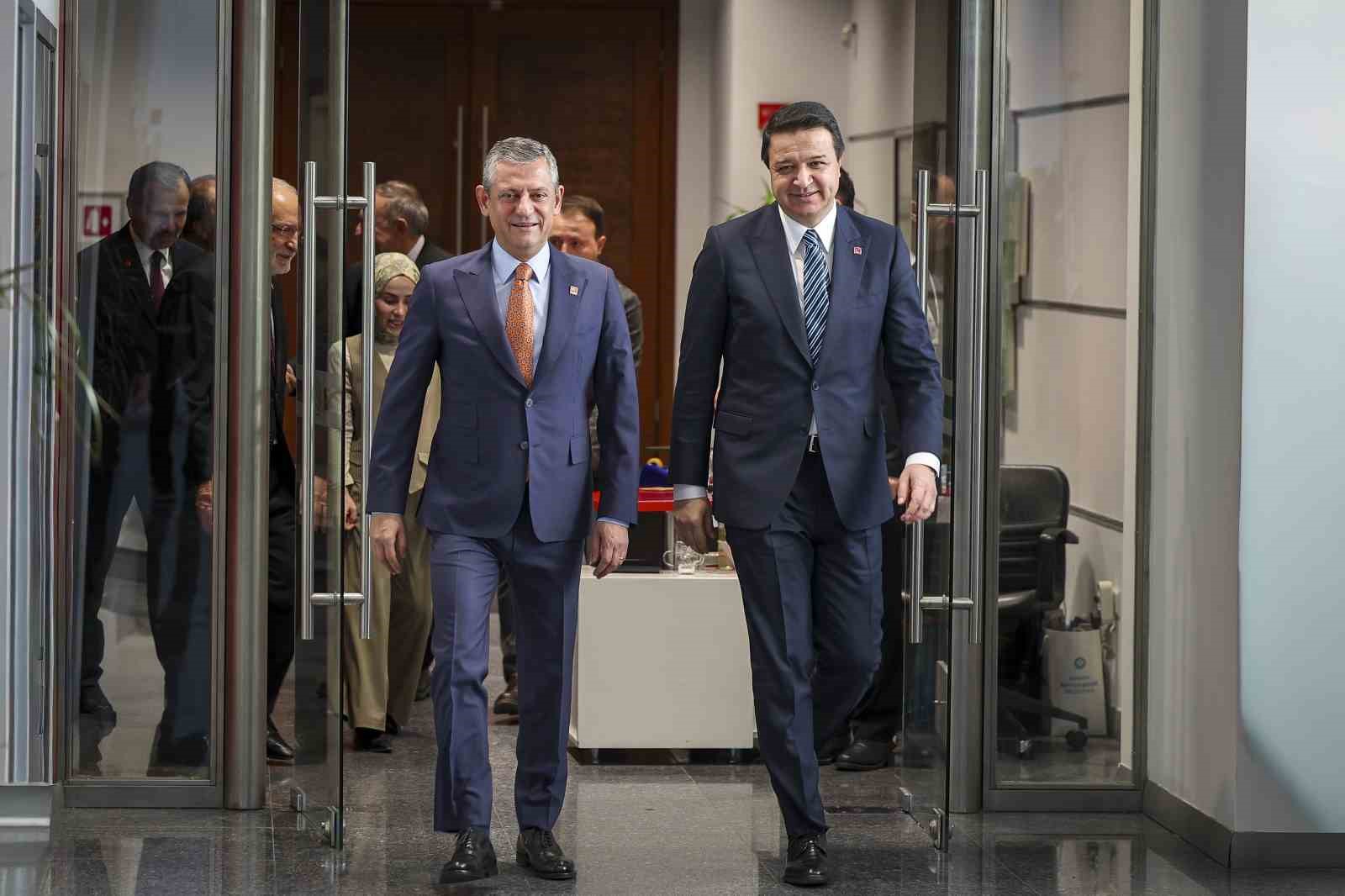 CHP Genel Başkanı &Ouml;zel ile Saadet Partisi Genel Başkanı Arıkan bir araya geldi
