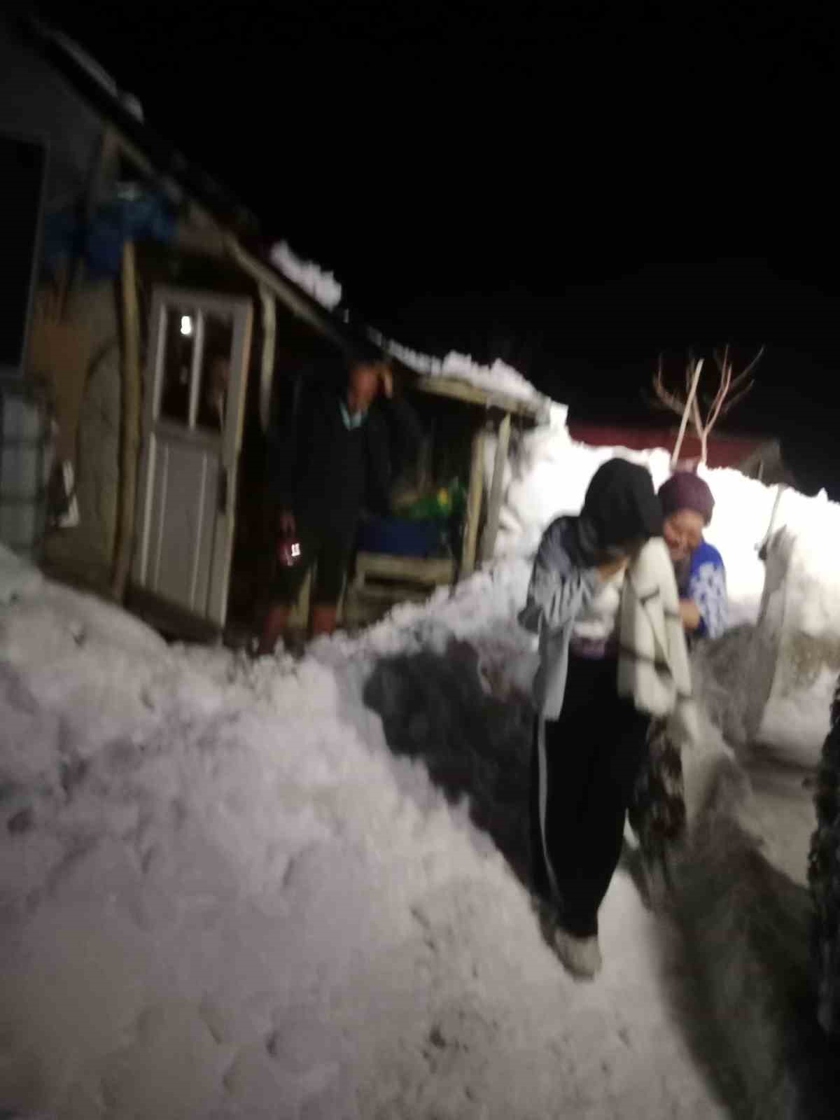 Yaylada rahatsızlanan kadın ekiplerce kurtarıldı