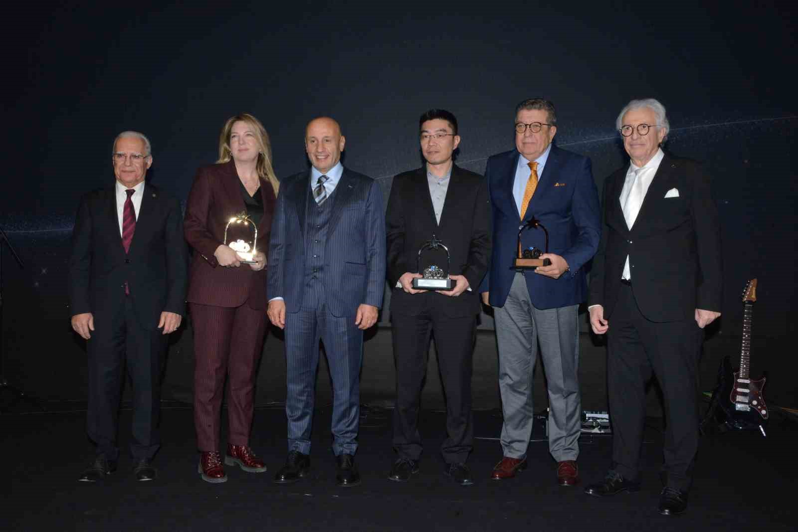 Ege’de ihracatın yıldızları belirlendi: Uğur Soğutma’ya çifte ödül