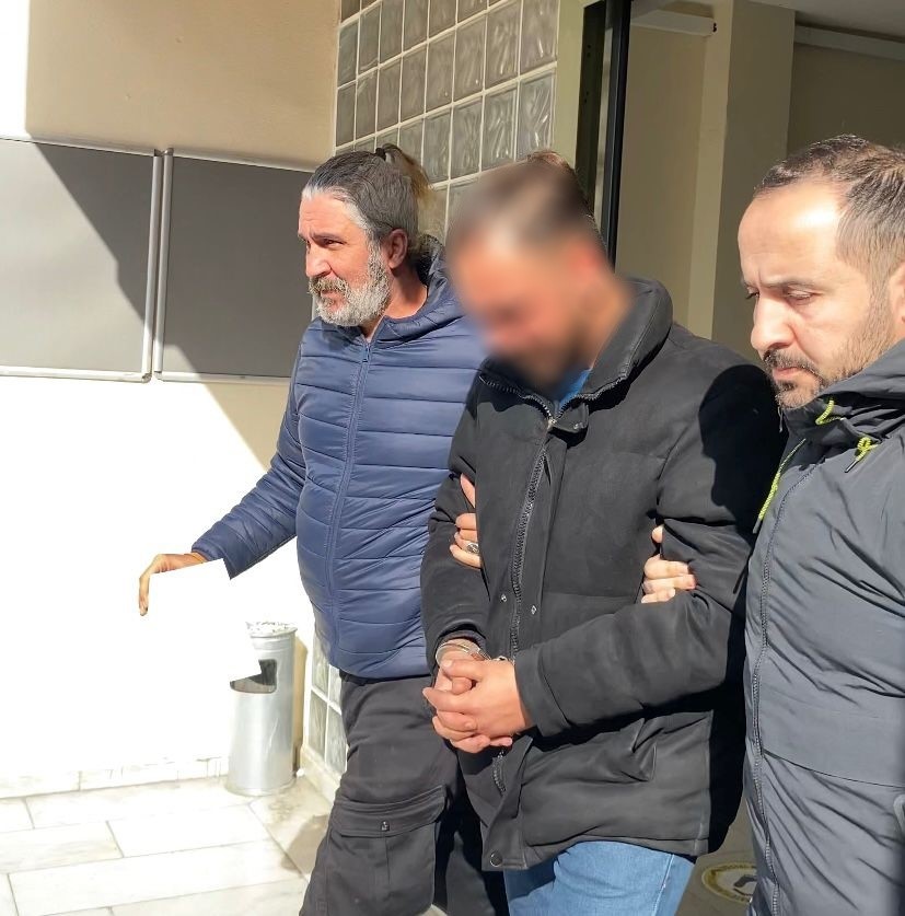 Babasının &ouml;l&uuml;m&uuml;ne sebep olan &uuml;vey oğul tutuklandı
