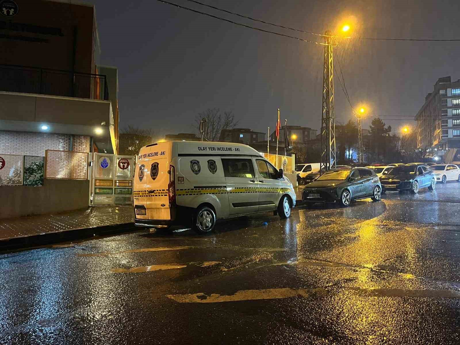 Ey&uuml;psultan&rsquo;da İBB&rsquo;ye ait darp ve istismar iddiaları bulunan kreşte olay yeri inceleme ekipleri &ccedil;alışma yaptı
