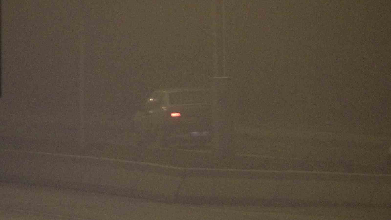 Çankırı’da etkili olan sis görüş mesafesini 50 metreye düşürdü