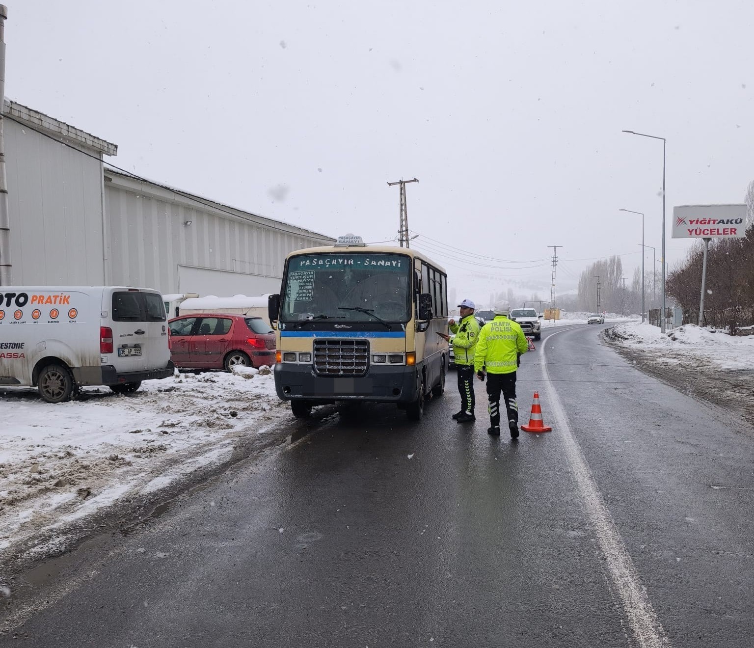 Kars&rsquo;ta toplu taşıma ara&ccedil;larına sıkı denetim
