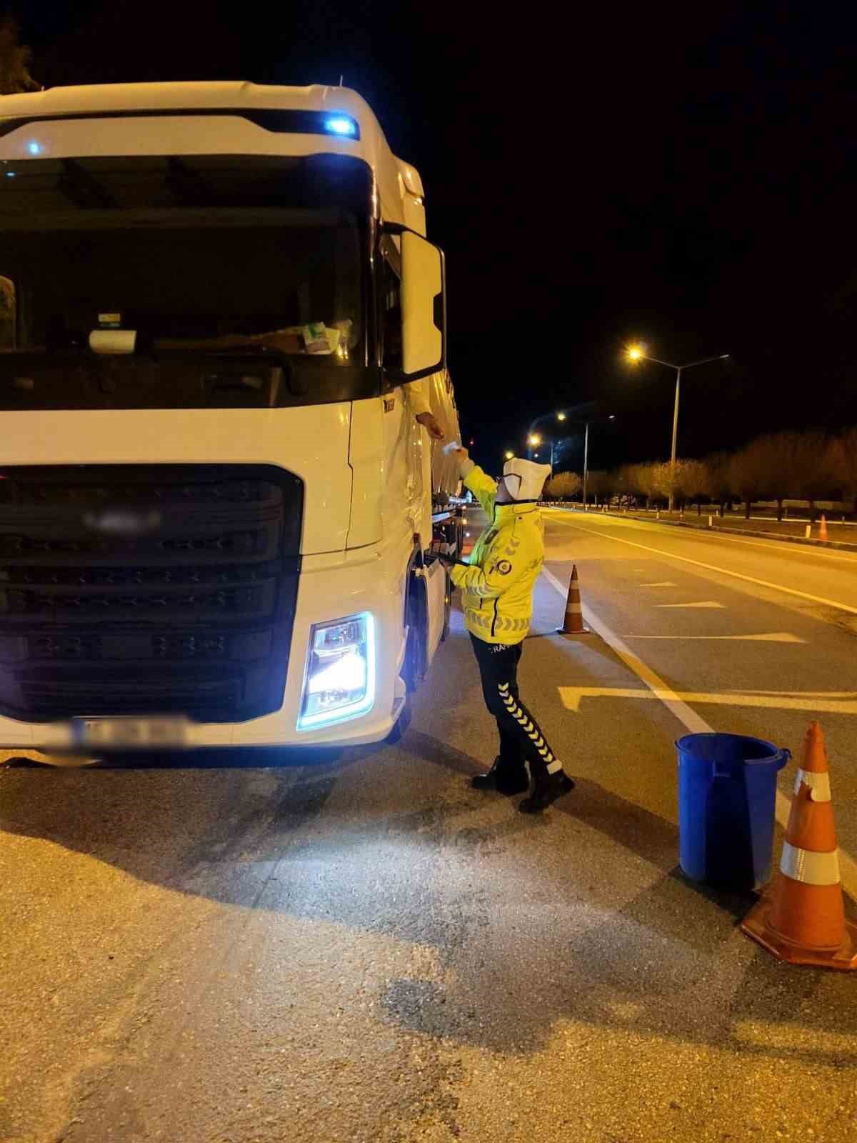 Burdur’da yük taşıyan araçlara yönelik denetim