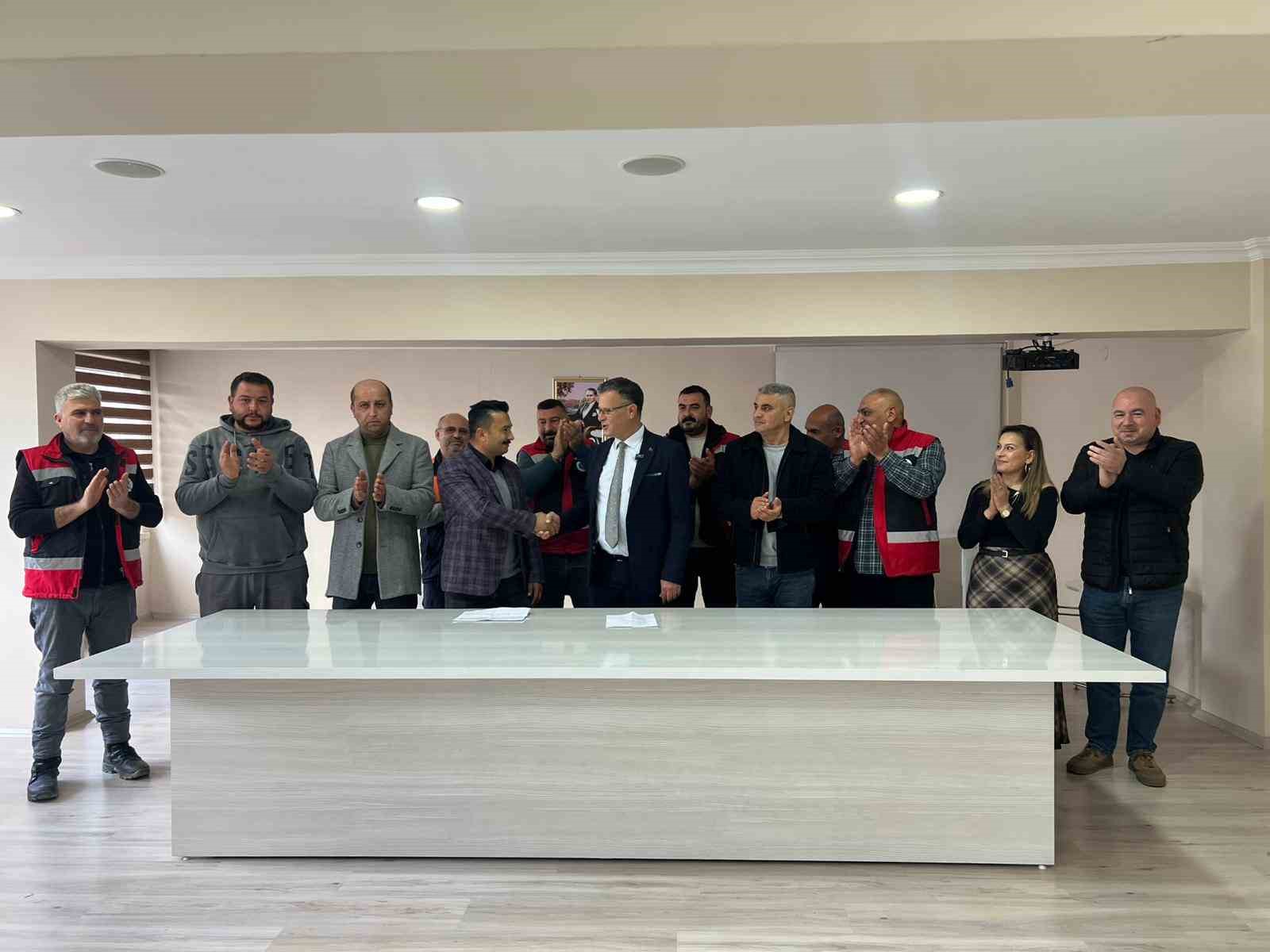 Alaşehir Belediyesi’nde emekçiye nefes aldıran zam