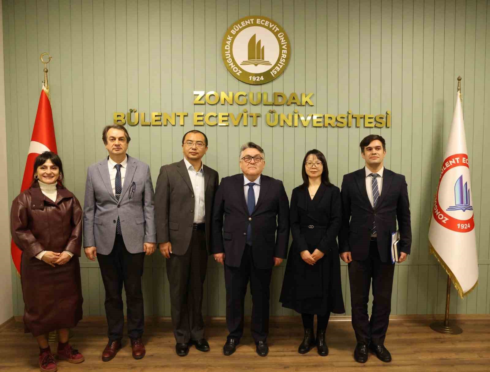 Şangay Dianji Üniversitesi heyetinden Rektör Özölçer’e ziyaret