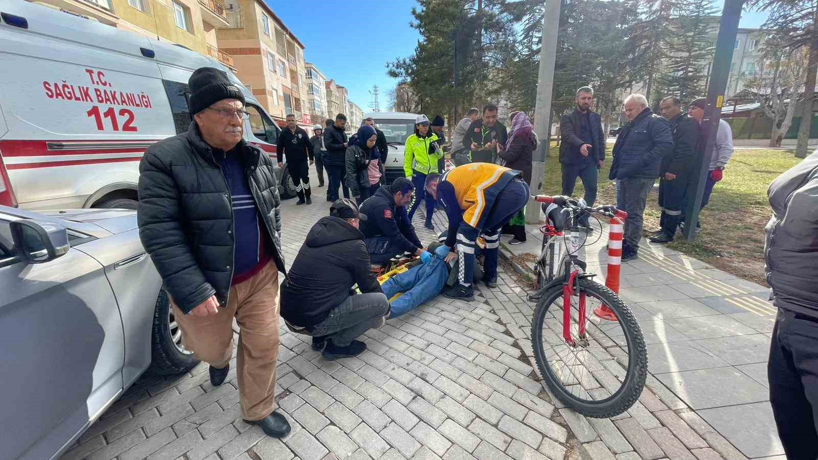 Karaman&rsquo;da otomobille &ccedil;arpışan bisikletli yaralandı
