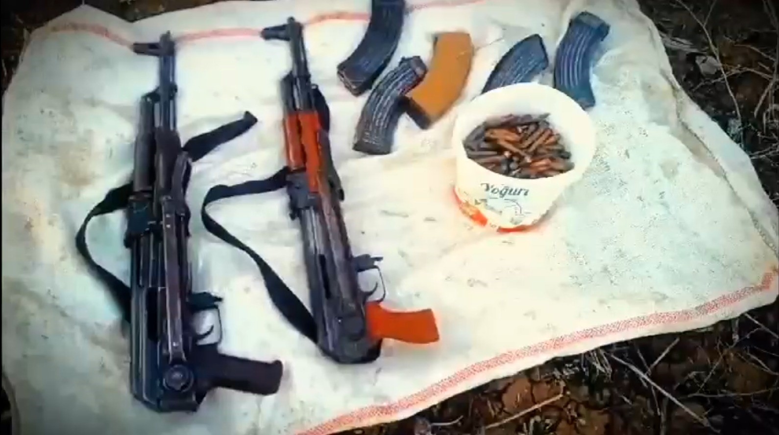 Şanlıurfa&rsquo;da çok sayıda silah ve mühimmat ele geçirildi: 7 gözaltı