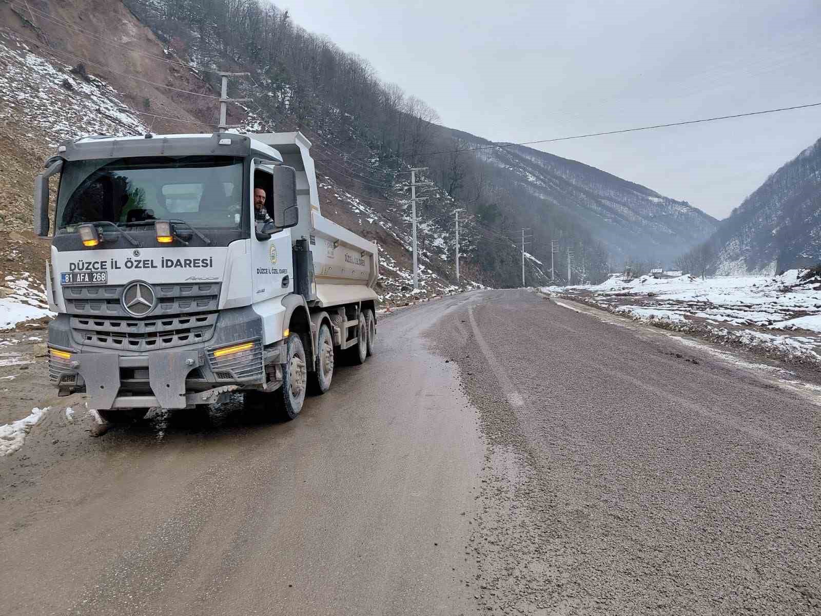 Uğur köyü grup yolunda bakım çalışmaları tamamlandı