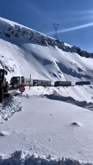 Sahara Ge&ccedil;idi&rsquo;nde buzlanma kazaya neden oldu
