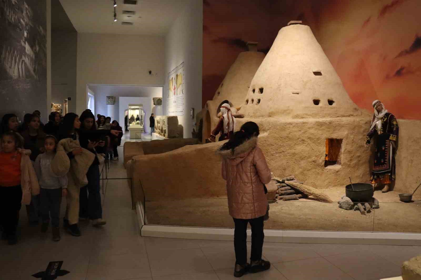 Şanlıurfa&rsquo;da &ouml;ğrenciler tarihle buluştu
