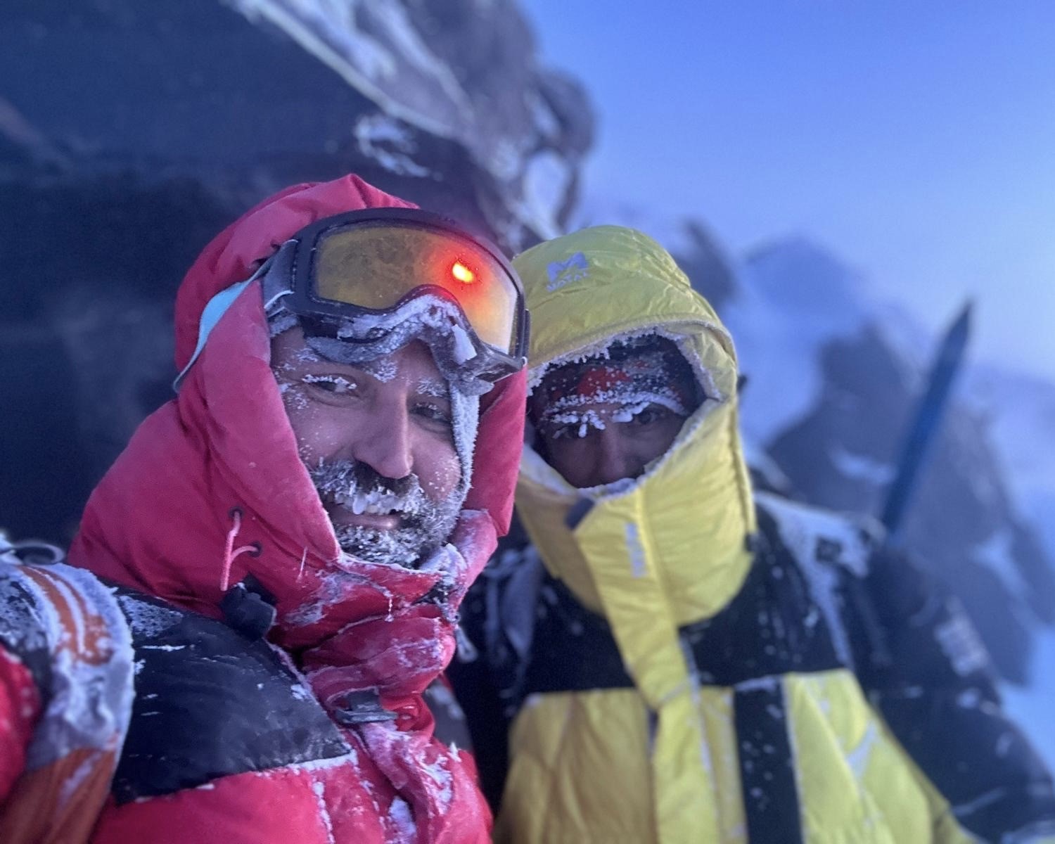 Vanlı dağcılardan Türkiye’nin zirvesine zorlu tırmanış