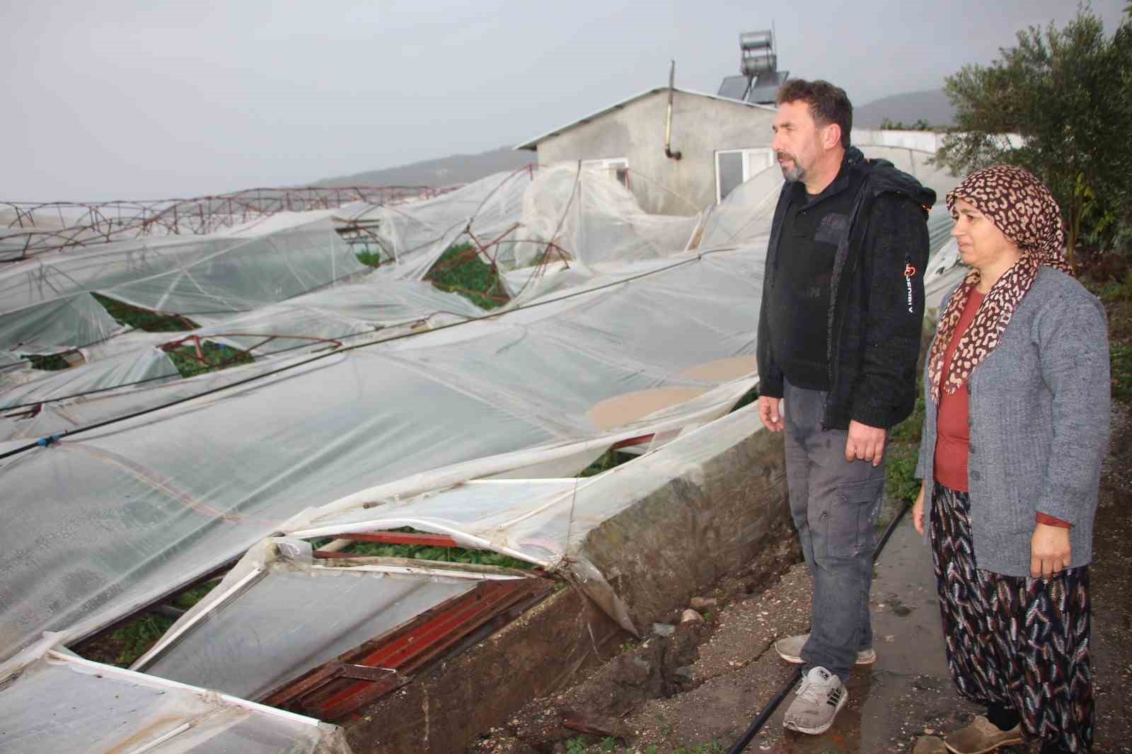 Örtü altı tarımın merkezi Kumluca’da hortumun verdiği hasar gündüz ortaya çıktı