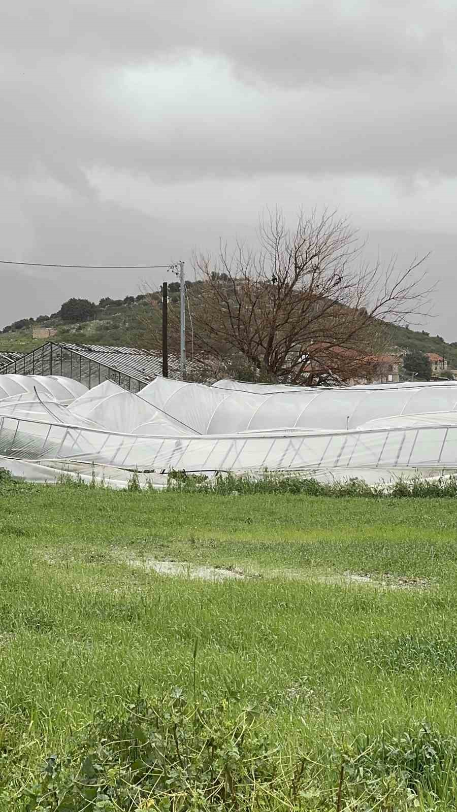 Seydikemer&rsquo;de hortum, fırtına ve dolu seraları vurdu
