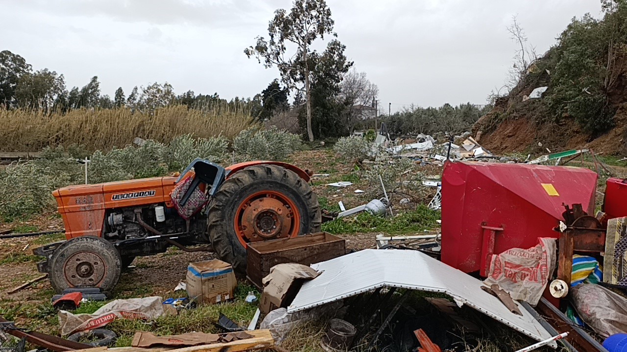 Manavgat&rsquo;ta hortum 300 d&ouml;n&uuml;ml&uuml;k alanda seraları yerle bir etti
