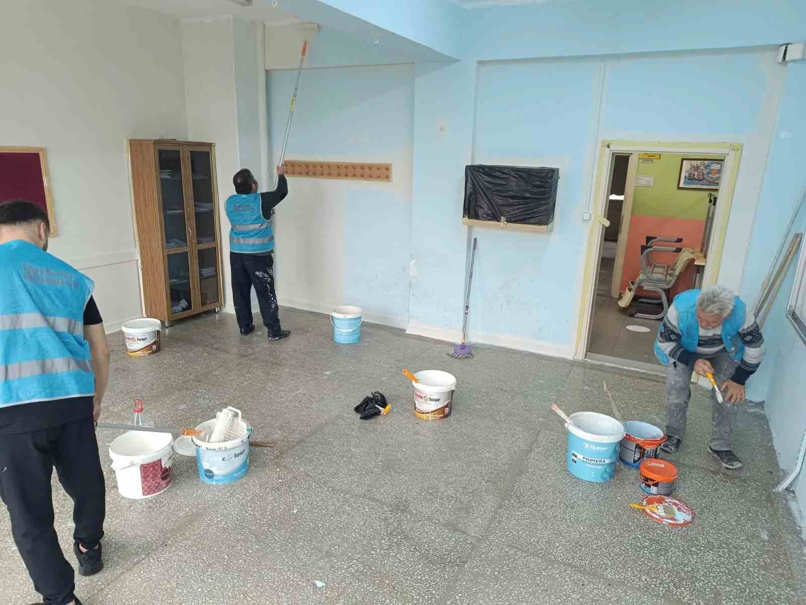 Sinop&rsquo;ta y&uuml;k&uuml;ml&uuml;lerden okullara bakım ve onarım desteği
