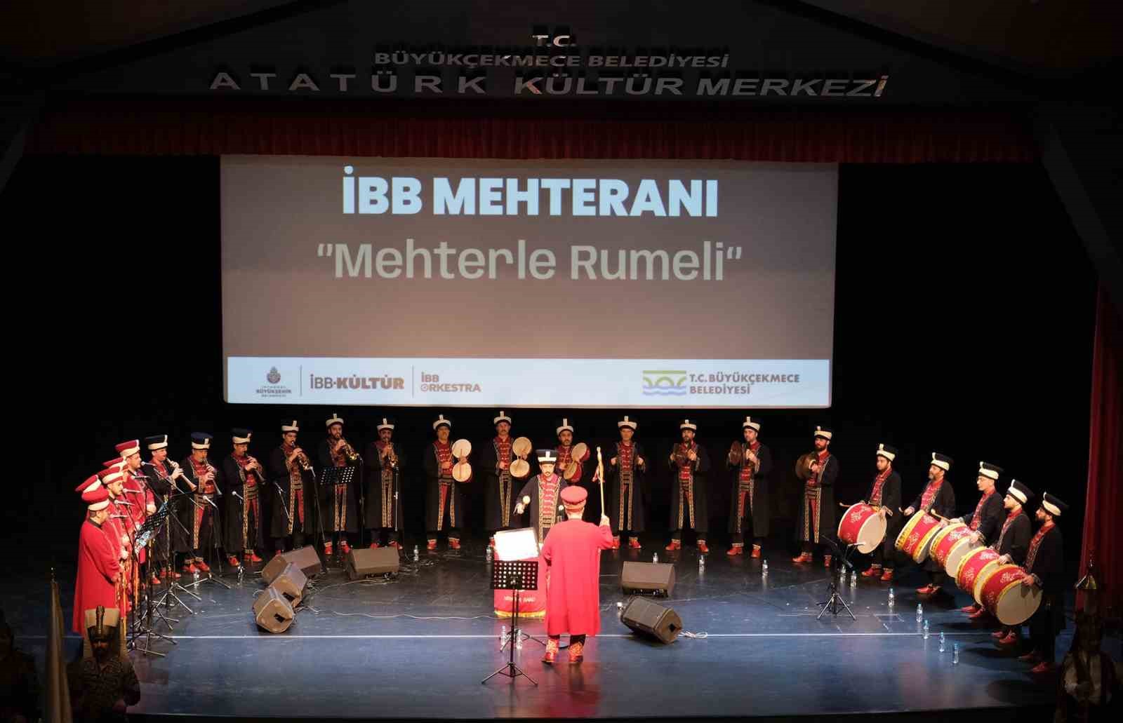 İBB Mehteranı B&uuml;y&uuml;k&ccedil;ekmece&rsquo;de Rumeli r&uuml;zgarı estirdi
