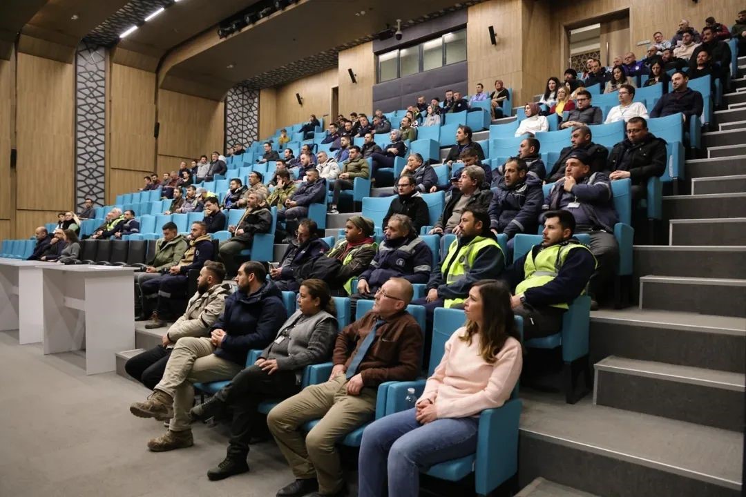 K&uuml;tahya Belediyesi personeline bağımlılıkla m&uuml;cadele semineri
