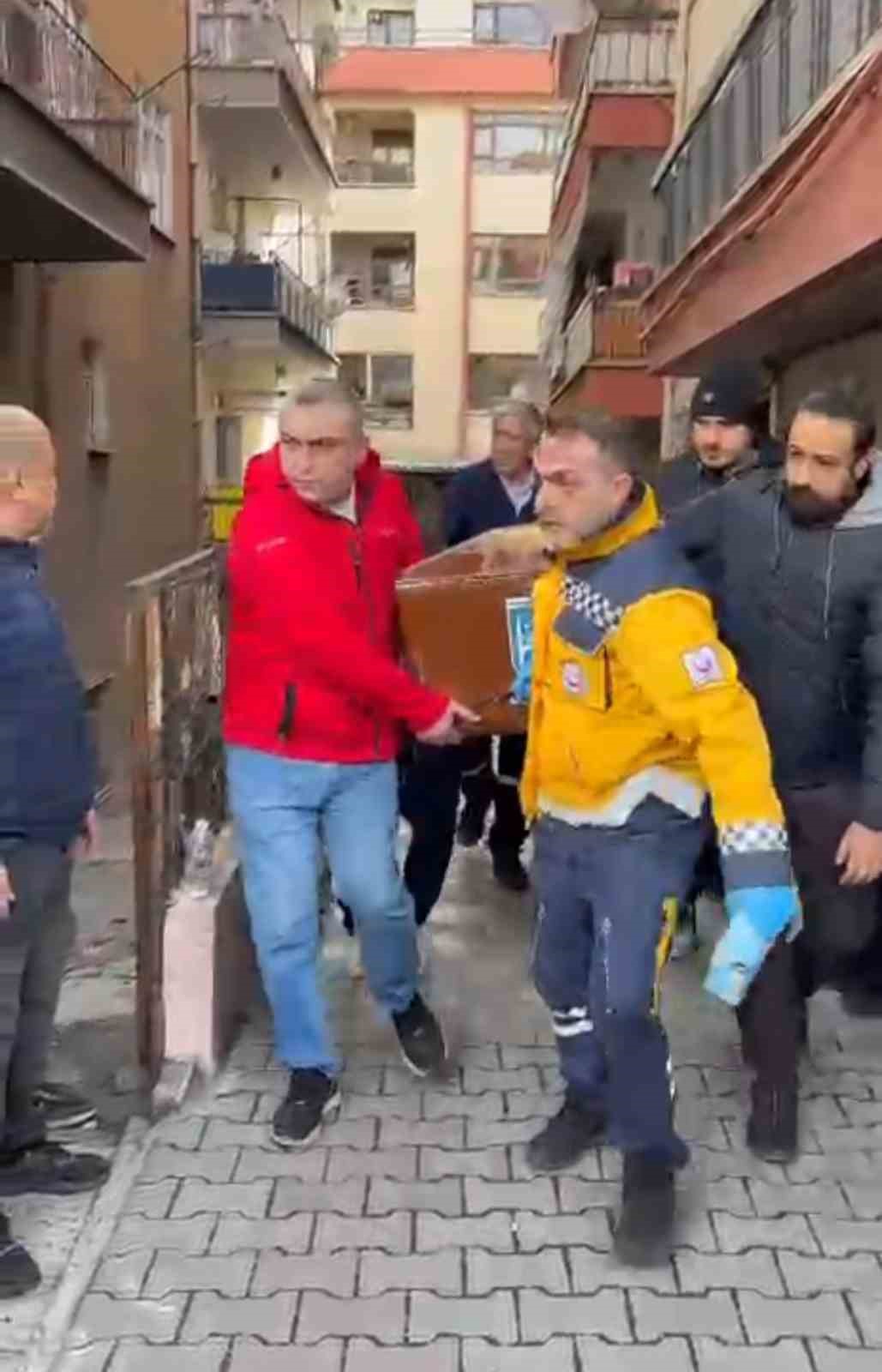 Ankara&rsquo;da eski eşini ağır yaralayan şahıs, kayınvalidesini &ouml;ld&uuml;r&uuml;p intihar etti
