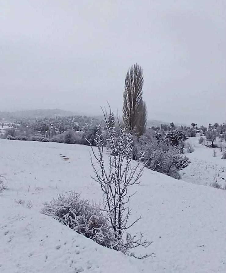 Burdur&rsquo;un y&uuml;ksek kesimlerinde kar yağışı etkili oldu
