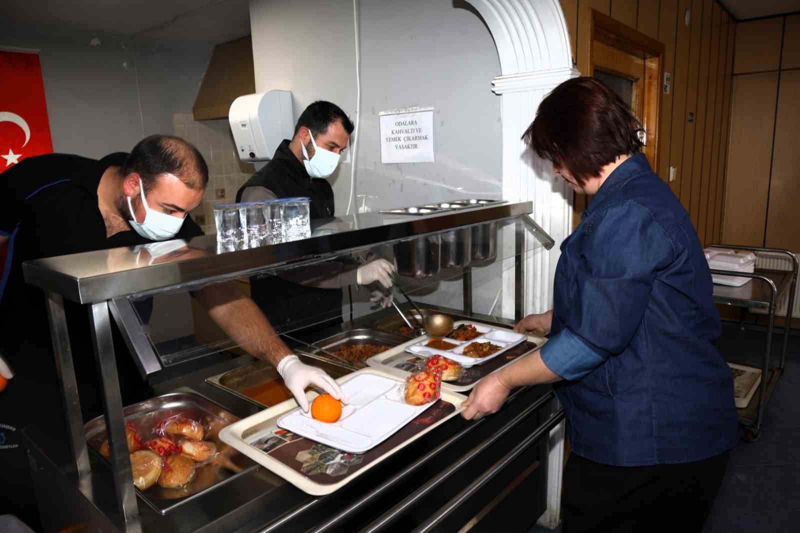 Kocaeli’de tedavi gören misafirlere ücretsiz konaklama ve yemek imkanı