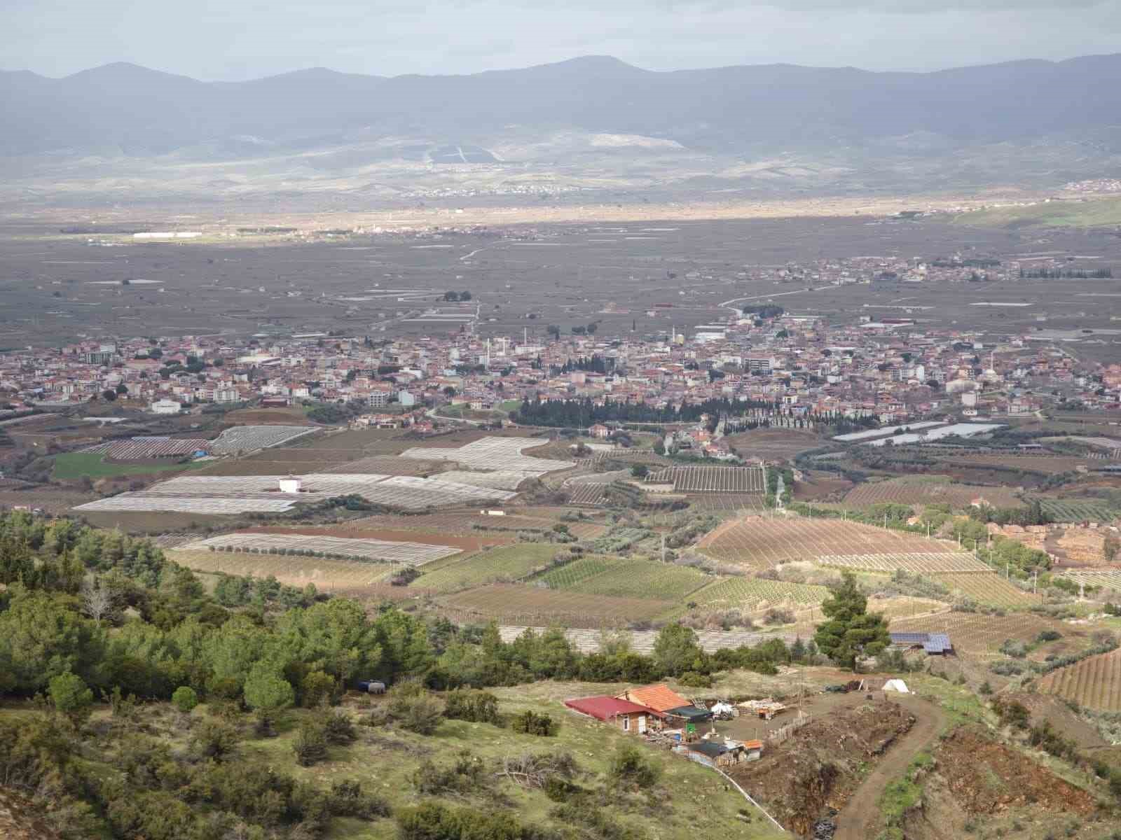 Sarıgöl Ovası gelinliğini çıkardı